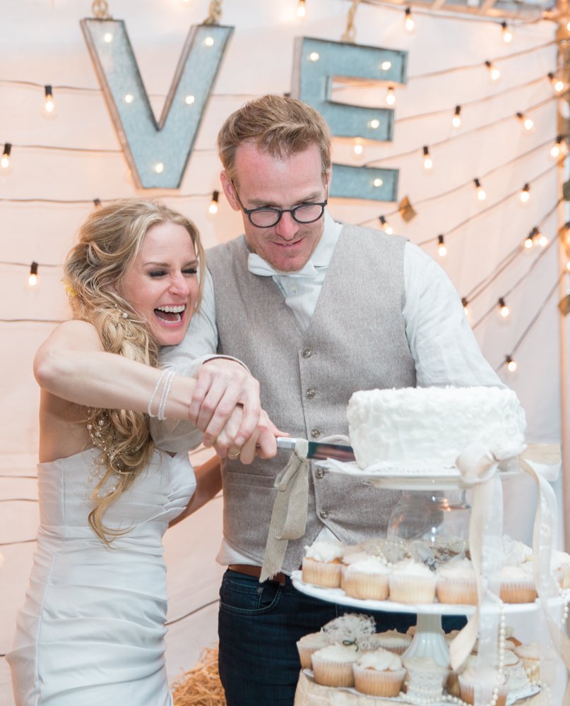 cake cutting at wedding in Georgia