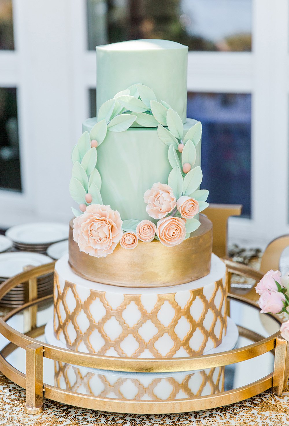 wedding cakes gold cake